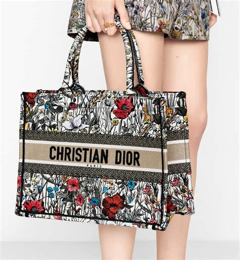 dior strandtadche|Dior fashion tote bag.